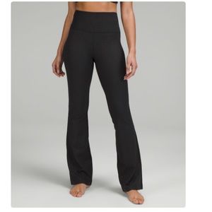 Groove Super-High-Rise Flared Pant Nulu